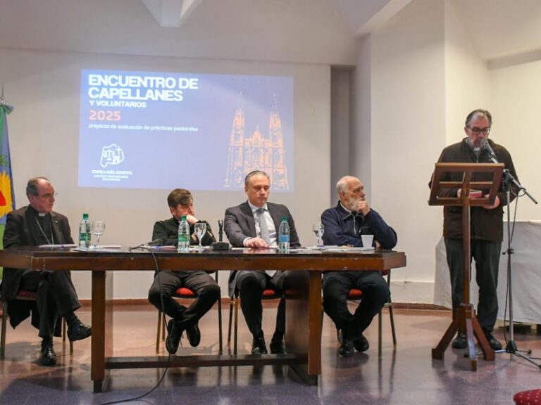 Capellanes del SPB participaron de una jornada en la Catedral de La Plata