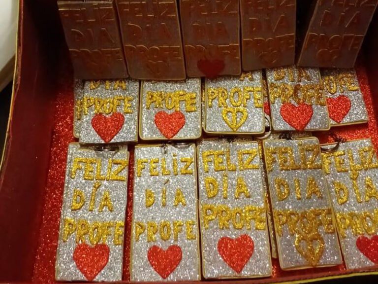 Reconocimiento a los profesores en su día