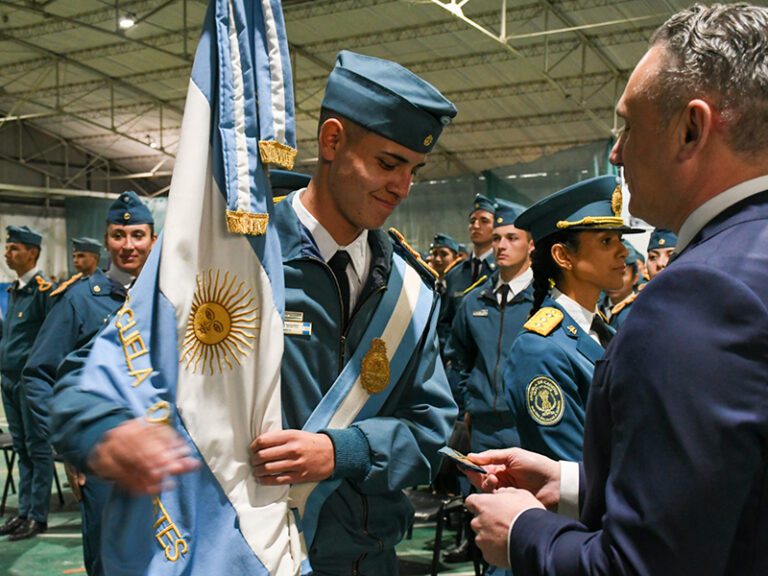 Emotiva ceremonia por el 71 aniversario de la Escuela de Cadetes del SPB
