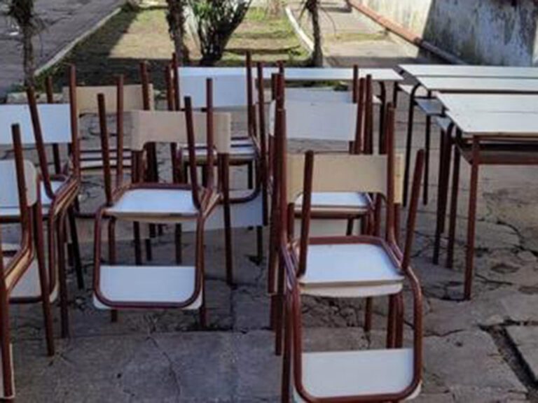 En la cárcel de Dolores iniciaron nueva etapa de restauración de mobiliario para el Consejo Escolar