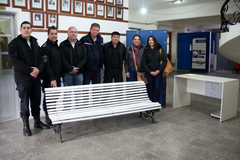 En la cárcel de Bahía Blanca fabricaron mobiliario para el Hospital Municipal
