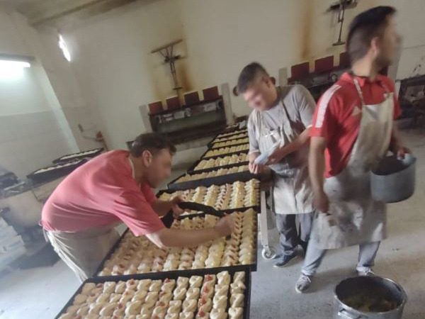 Entrega solidaria de facturas elaboradas en la Unidad 2