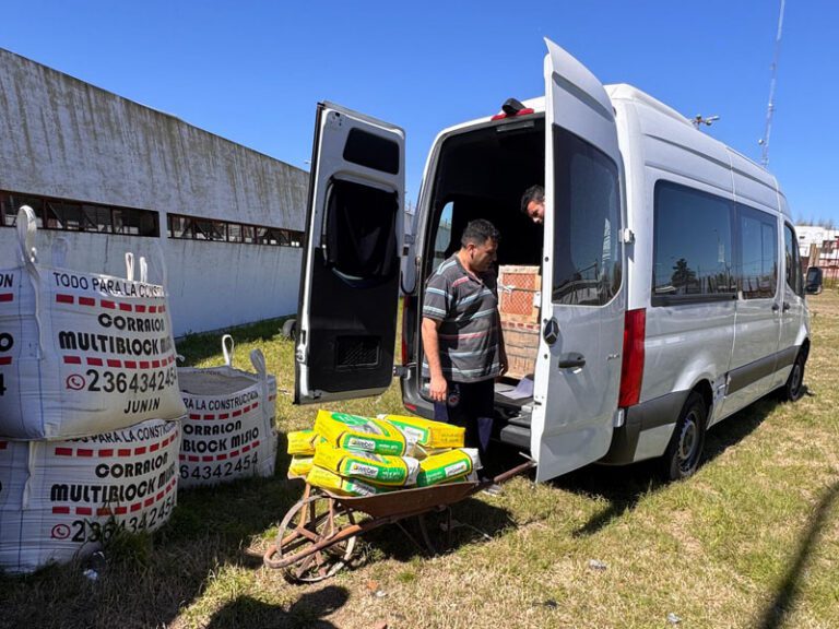 Donaron pisos para la Escuela de Arte de la Unidad 13