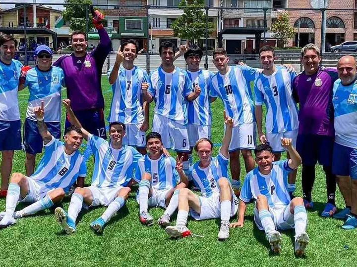  Agente de la Unidad 50 Subcampeón de la Copa América en fútbol 7
