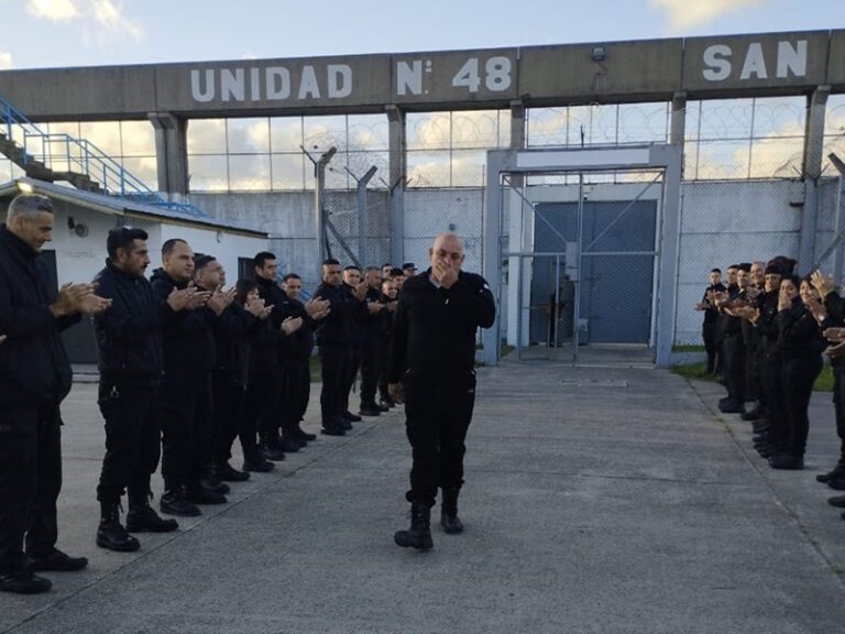 Reconocimiento a la trayectoria y retiro de un querido agente de la Unidad 48