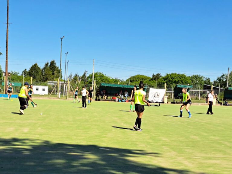 Hockey en el Club Atlético San Isidro: Las Lobas visitaron a Las Mágicas
