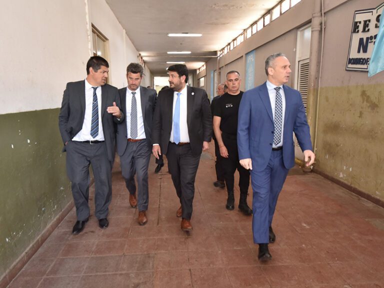 Recorrida de jueces por dos cárceles bonaerenses de Batán junto al ministro de Justicia y Derechos Humanos
