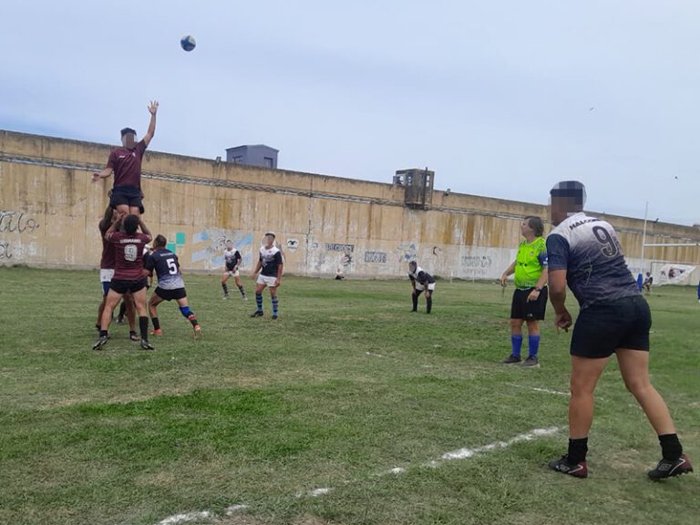 Encuentro deportivo de rugby entre la Unidad 23 y la Unidad 41