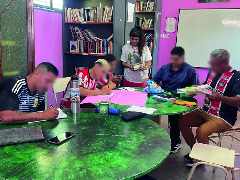 Seminario de escritura en la Unidad 47 San Martín