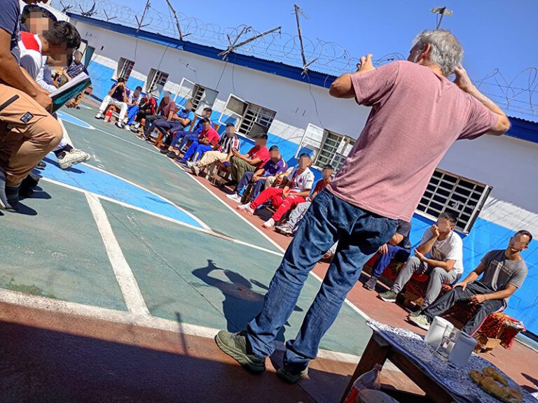 Brindan un taller de “Filosofía y Teatro como herramienta de liberación” para los privados de la libertad de la Unidad 39
