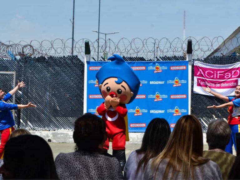 El espectáculo musical Plim Plim brindó una función para las infancias en la Unidad 60