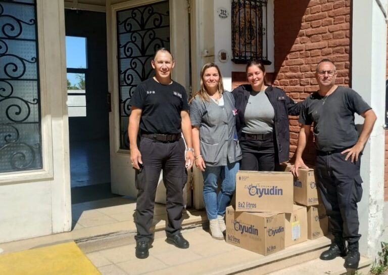 Se entregaron donaciones a la comunidad de Urdampilleta