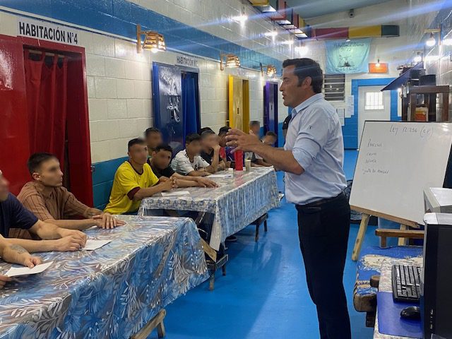 Nuevo encuentro de alfabetización jurídica en la Unidad 38