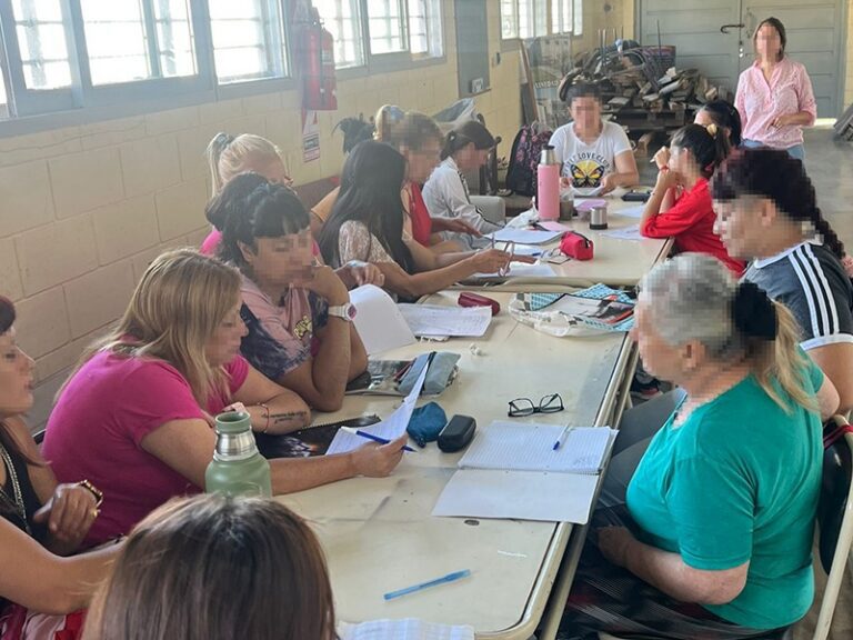 Finalización del taller de costura en la Unidad 52