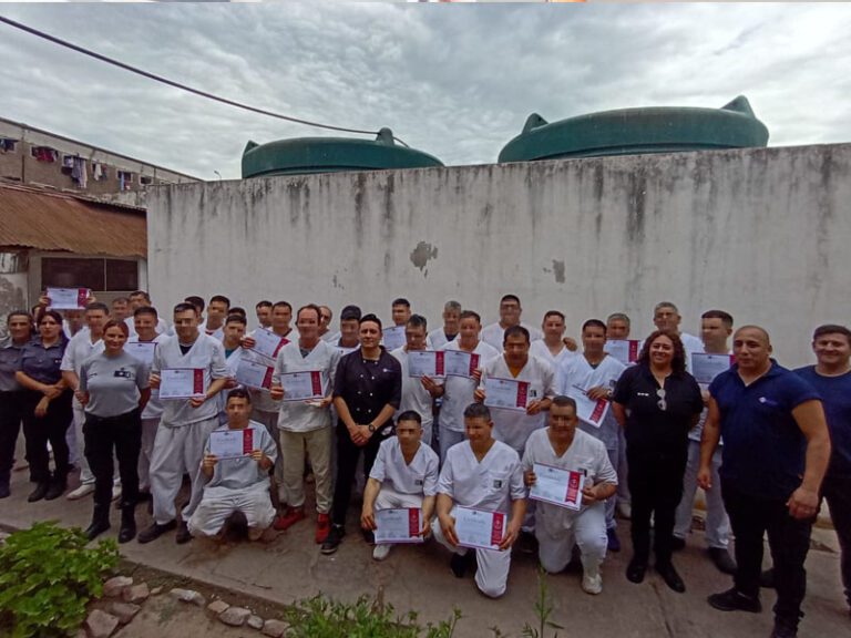 Unidad 5: Entregaron certificados del curso de gastronomía