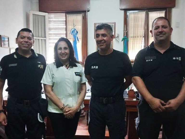 Emotiva despedida a la oficial Balcof en su último día de trabajo