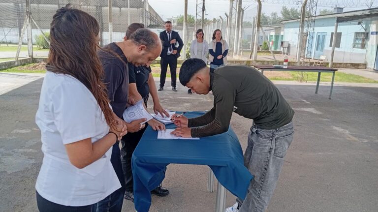 Unidad 45: Jóvenes adultos finalizaron capacitaciones