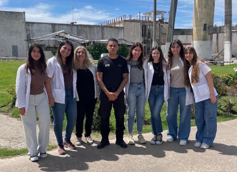 Estudiantes de Psicología de la UNLP visitan la Unidad 9