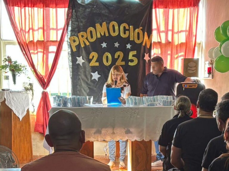 Se realizó el acto de colación de grado en la Unidad 16