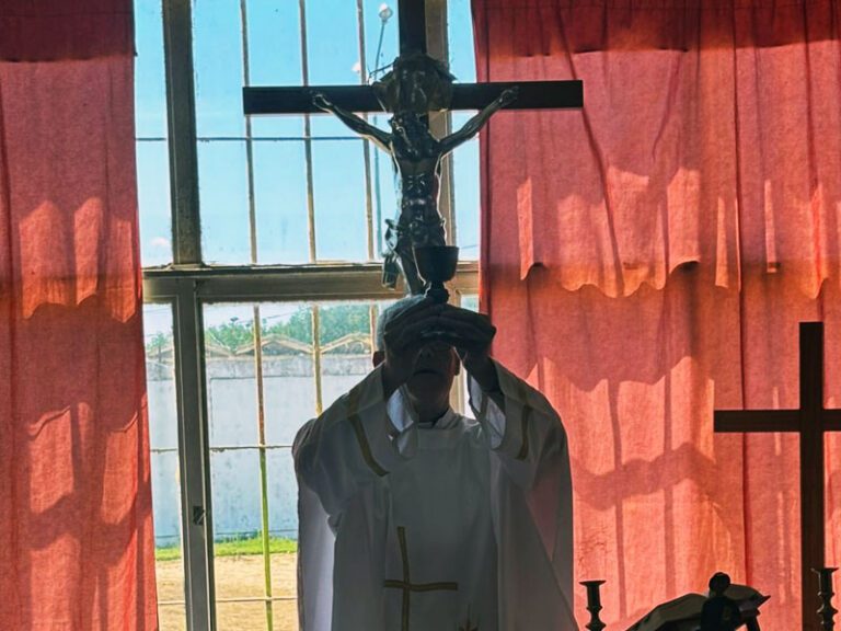 Misa de Navidad en la Unidad 16