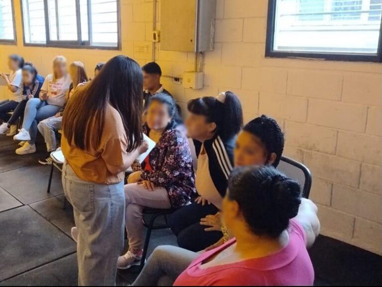 Cierre y entrega de diplomas del taller de “Resolución y prevención de conflictos” en la Unidad 47