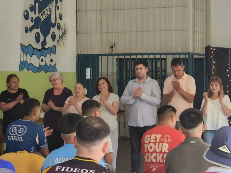  La ONG Colores de Vida cerró el año con la obra teatral La Verdadera Navidad en la Alcaidía Penitenciaria Batán