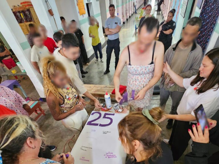 Taller de reflexión por el 25N en la Unidad 2