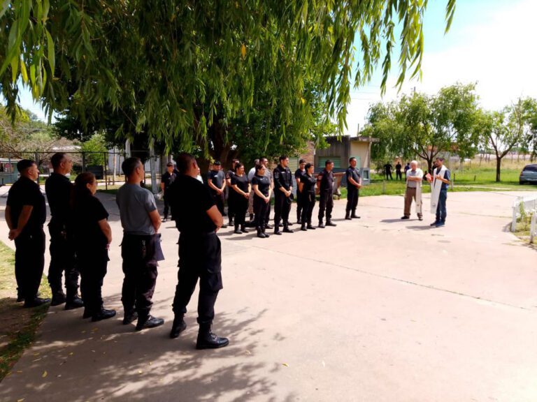 Se bendijo una estatua de la Virgen María en la Unidad 42 Florencio Varela