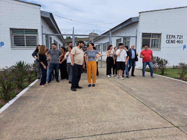 Alumnos de la UBA recorrieron la Unidad 47