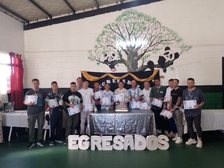 Personas privadas de libertad egresaron de la primaria de la Unidad 23
