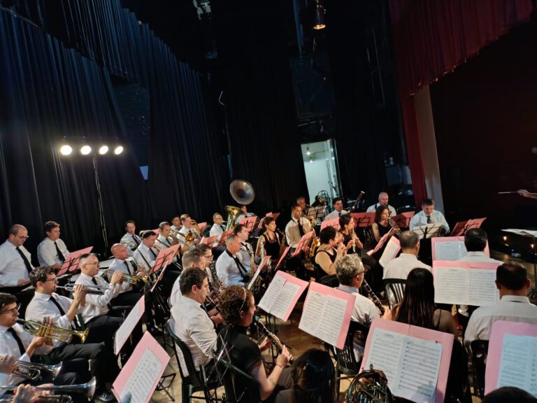 La Banda de Música estuvo presente en el Teatro Español de la ciudad de Las Flores