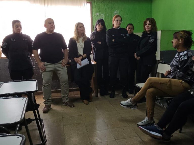 Dispositivo de escucha y apoyo para el pabellón de diversidad de género