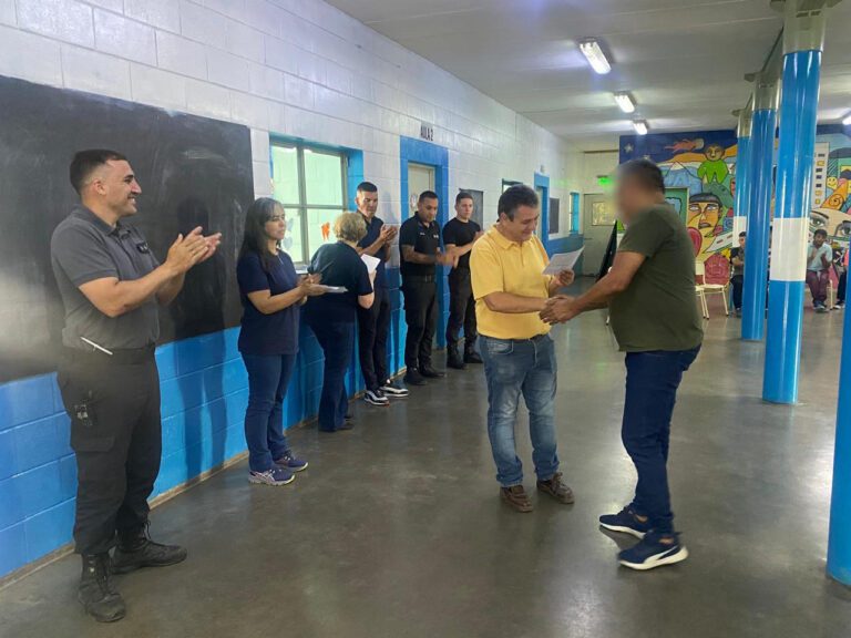 Privados de la libertad finalizaron cursos de formación profesional en la Unidad 38