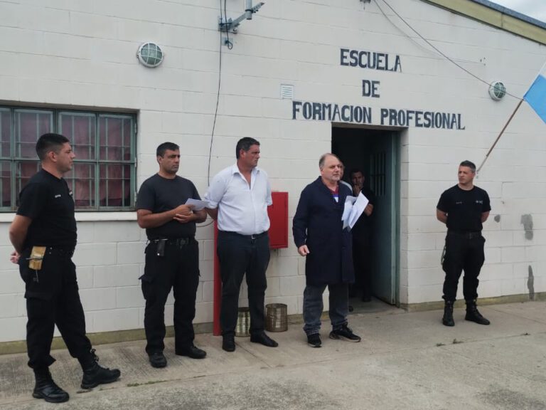 Privados de la libertad finalizaron cursos de formación profesional en la Unidad 17