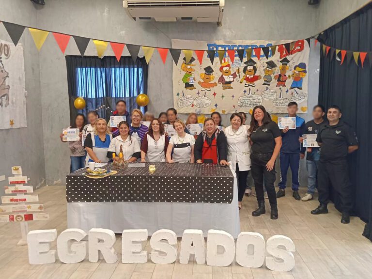 Cierre lectivo y egreso de la escuela primaria en la Unidad 54