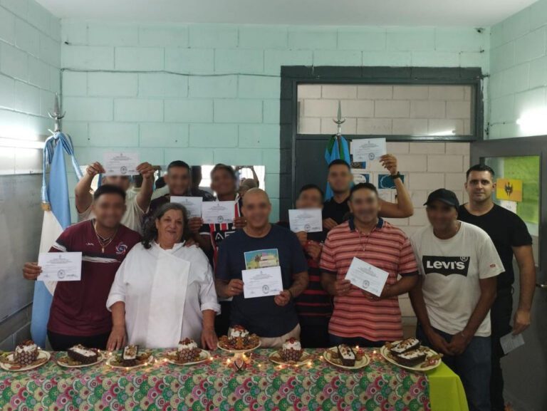 Capacitación en pastelería avanzada en la Unidad 48 San Martín