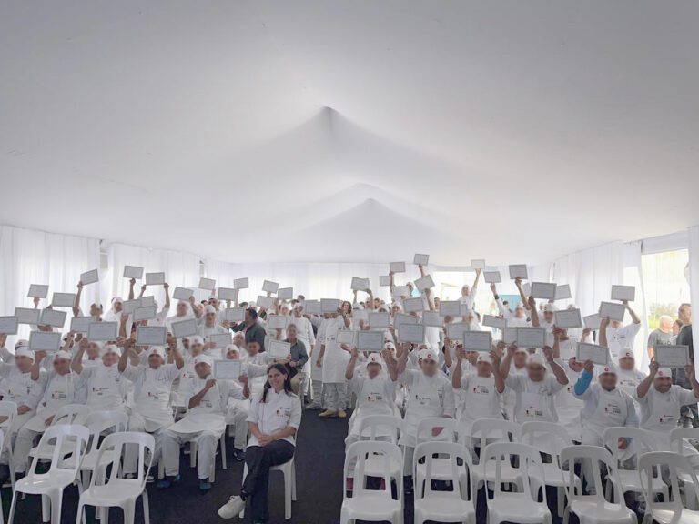 Más de cien privados de la libertad de la Unidad 23 finalizaron capacitaciones de la Escuela de Gastronomía CREER