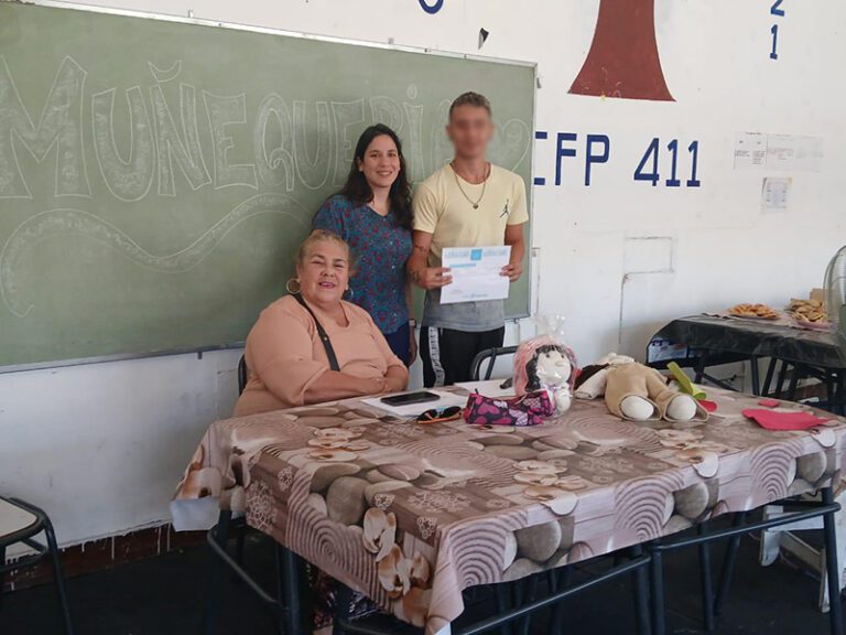 Finalizó el curso de muñequería y se realizó la entrega de certificados en la Unidad 47