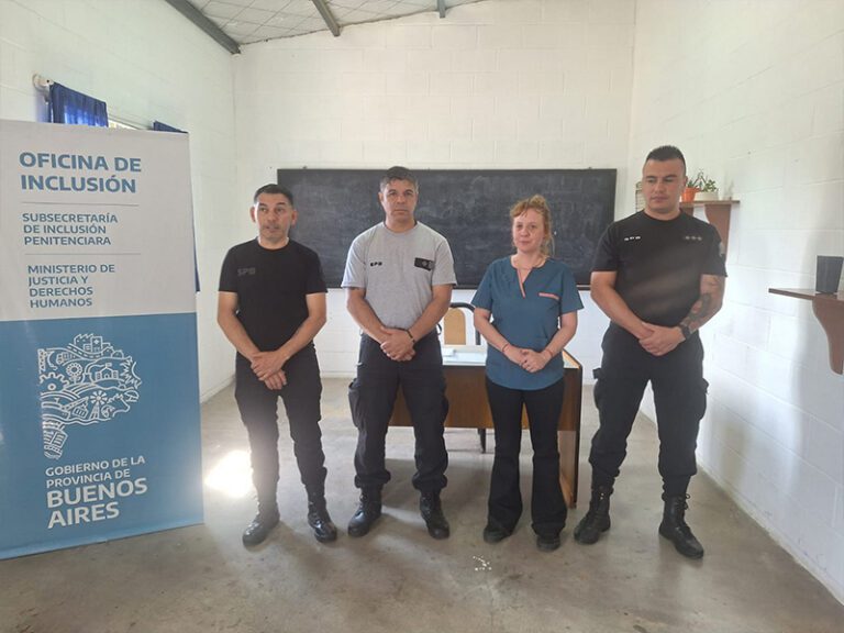 Entrega de certificados de la Oficina de Inclusión de la Unidad 17