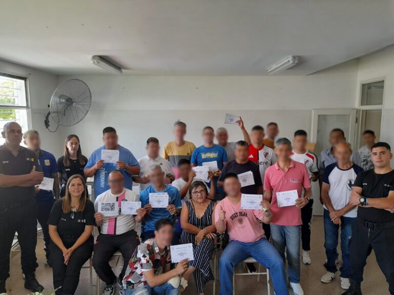 En la Unidad 28 se realizó la jornada de entrega de certificados a los Tutores Educativos