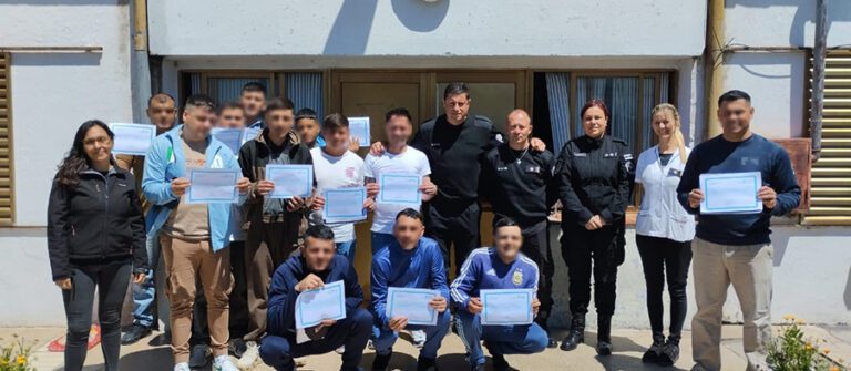 Se entregaron diplomas del taller Deconstruyendo Masculinidades en la Unidad 2