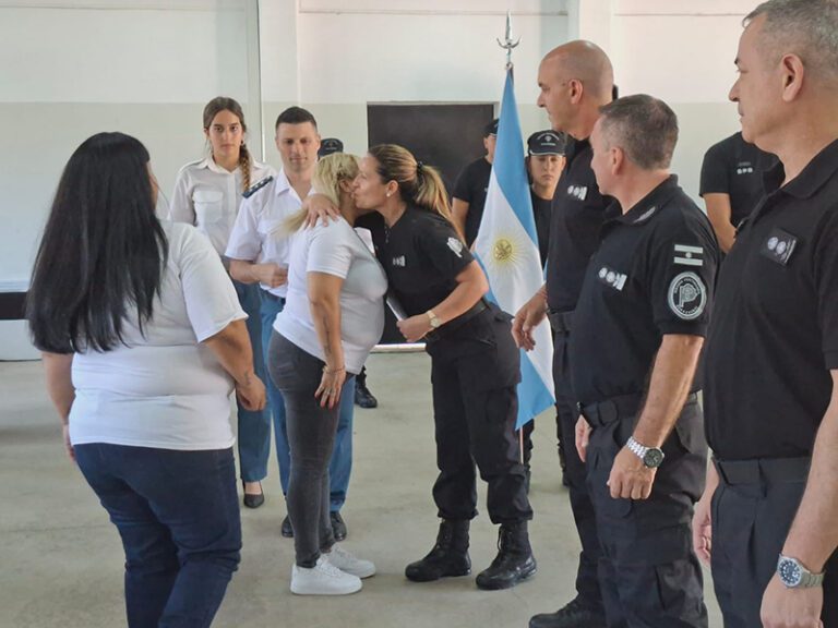 Entrega de certificados: Capacitación para la reinserción en la unidad 61