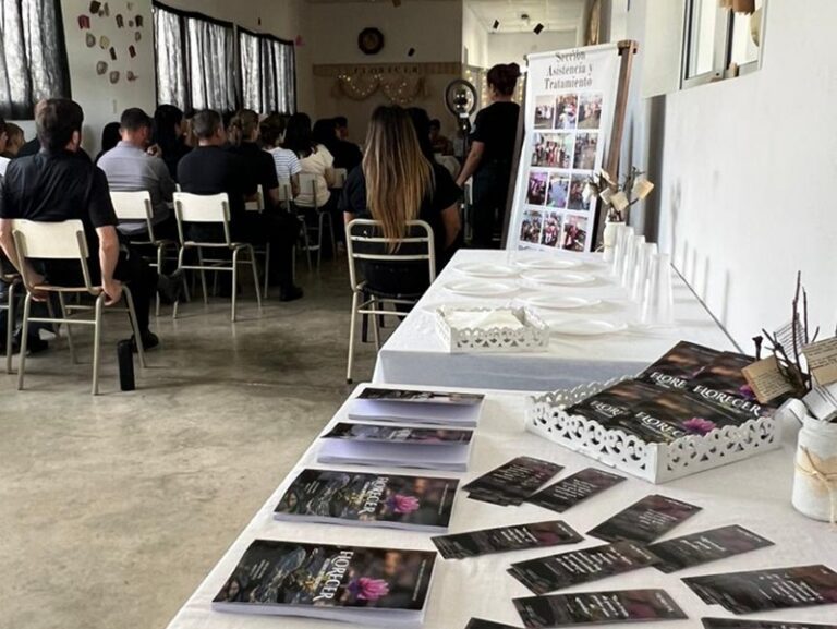 En una obra colectiva mujeres privadas de libertad de una cárcel de Azul presentaron un libro