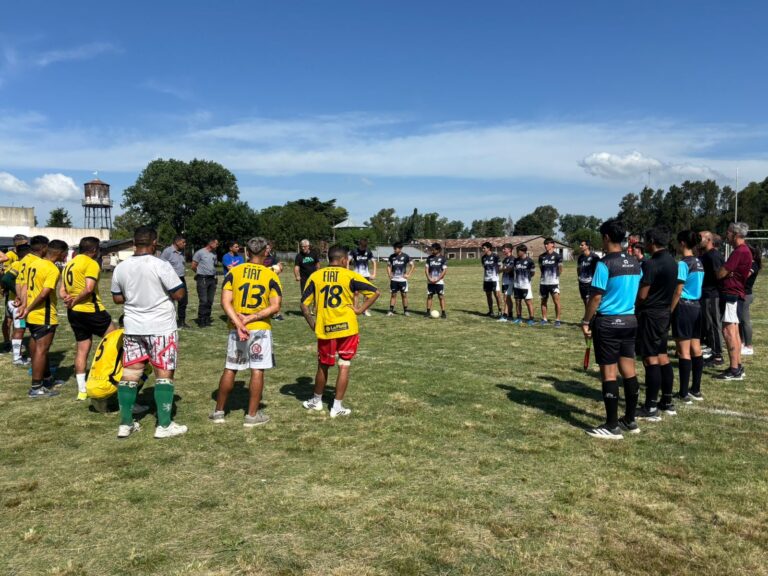 La selección de fútbol de la UNLP se presentó en la Unidad 12 Gorina