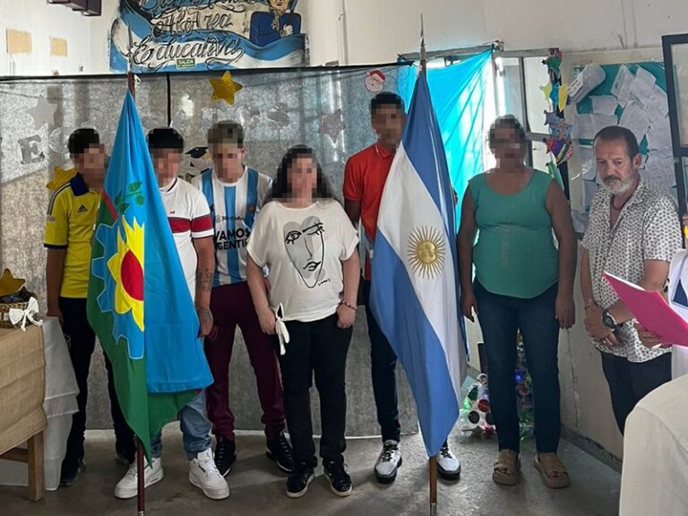 Unidad 45: ceremonia de egreso de los niveles primario y secundario