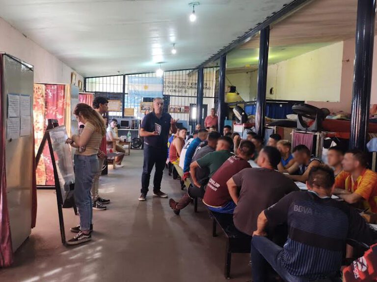 Novedosa propuesta educativa: Ciudadanía y análisis electoral en la Unidad 9