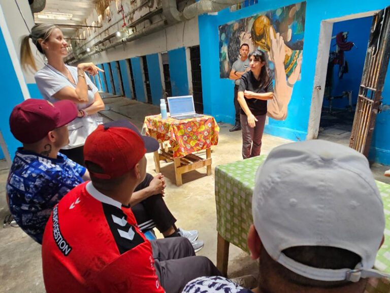 Unidad 2: capacitación en primeros auxilios y RCP para personas privadas de su libertad