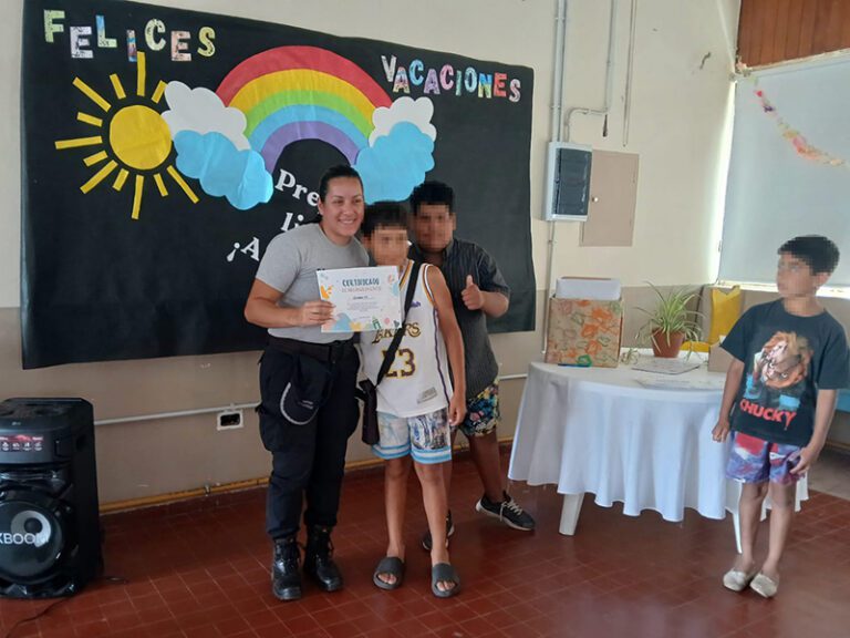 La Unidad 17 fue reconocida por su compromiso con la comunidad educativa de Urdampilleta