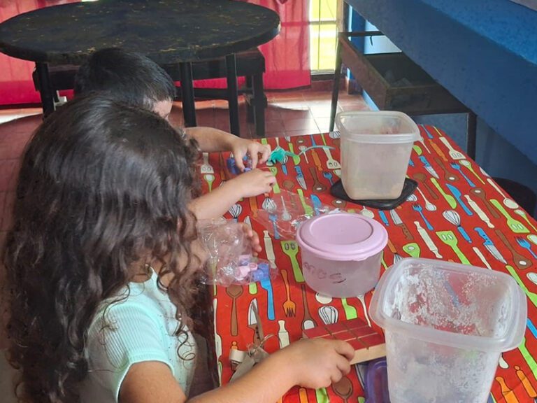 Unidad 27: personas privadas de su libertad confeccionaron juegos didácticos para niños