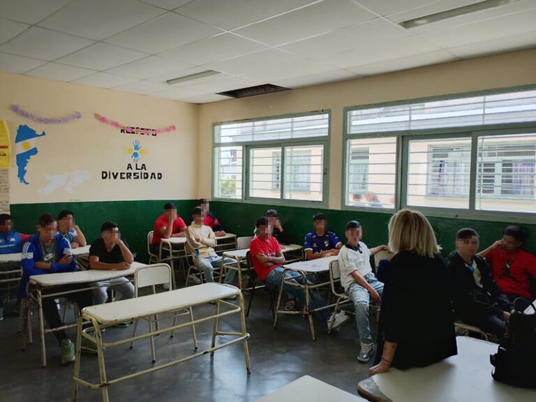 Privados de la libertad de la Unidad 54 asistieron a un taller educativo sobre la última dictadura